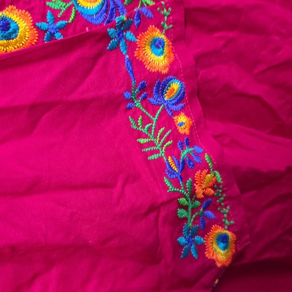 NWOT SHUBHAM MAGENTA EMBROIDERED TOP - Picture 3 of 3